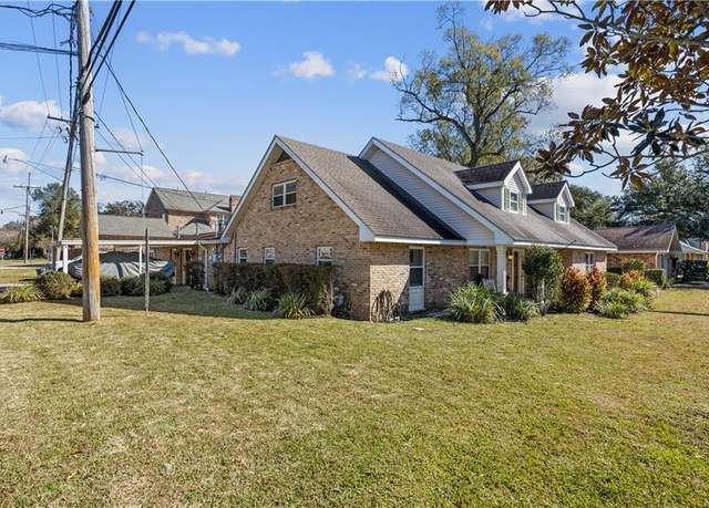Property at 9631 Wildwood Dr, River Ridge, LA 70123, 3 beds, 3 baths