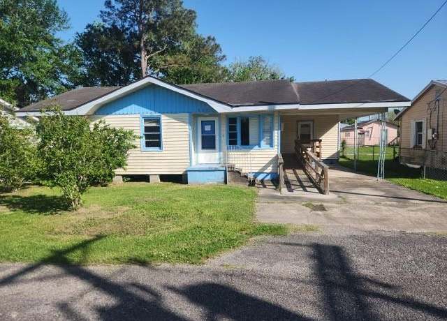 Property at 805 Dr Martin Luther King Dr, Napoleonville, LA 70390, 3 beds, 1.5 baths