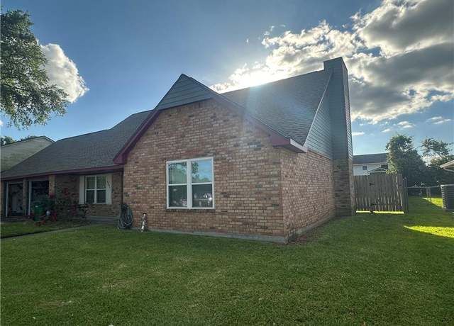 Property at 2141 Champions Dr, La Place, LA 70068, 4 beds, 2.5 baths