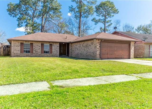 Property at 122 W Queens Dr, Slidell, LA 70458, 4 beds, 2 baths