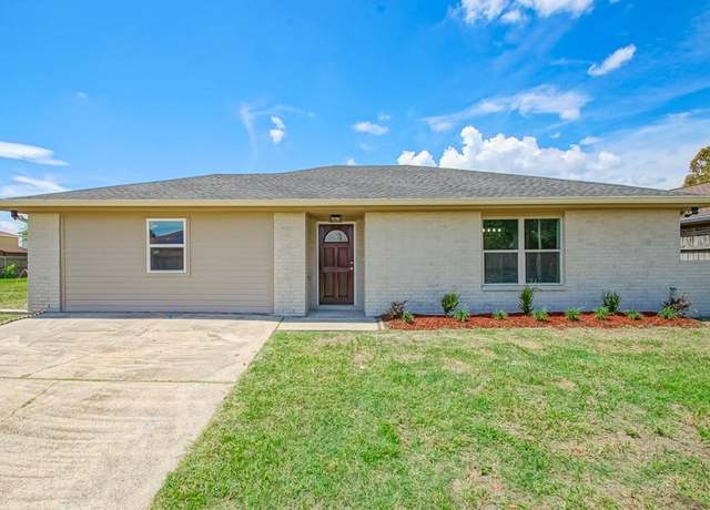 Property at 6940 Whitmore Pl, New Orleans, LA 70128, 4 beds, 2 baths