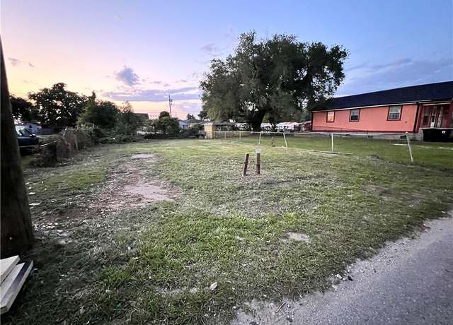 Property at 2410 Caluda Ln, Violet, LA 70092