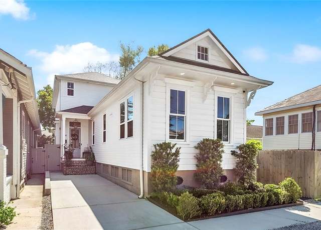 Property at 7722 Birch St, New Orleans, LA 70118, 4 beds, 3.5 baths