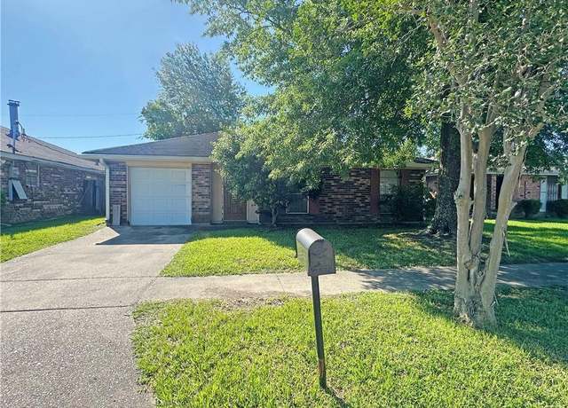 Property at 1800 Williamsburg Dr, La Place, LA 70068, 3 beds, 2 baths