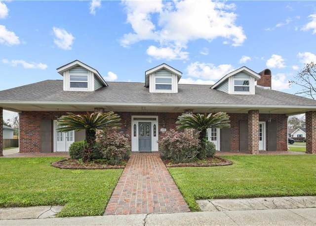 Property at 4700 Orleans Blvd, Jefferson, LA 70121, 4 beds, 3.5 baths