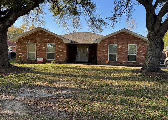 Property at 241 Devon Rd, La Place, LA 70068, 4 beds, 2.5 baths