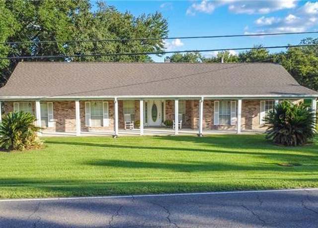 Property at 132 Viola Ct, La Place, LA 70068, 4 beds, 2 baths