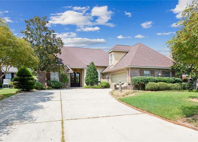 Property at 165 Cypress Lake Dr, Slidell, LA 70458, 4 beds, 2.5 baths