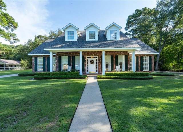 Property at 4 Rene Ct, Mandeville, LA 70471, 4 beds, 3.5 baths