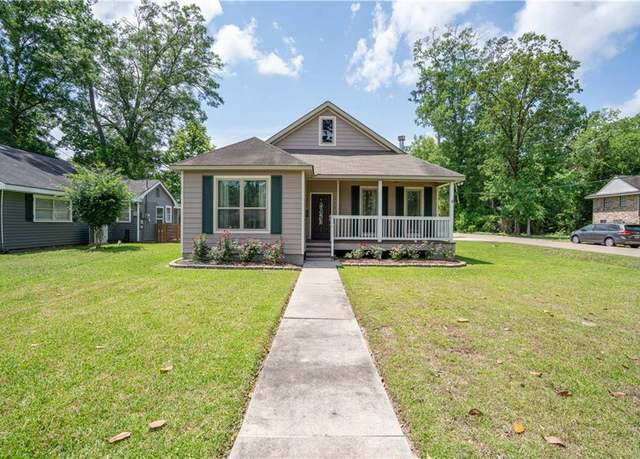 Property at 823 W 23rd Ave, Covington, LA 70433, 3 beds, 2 baths