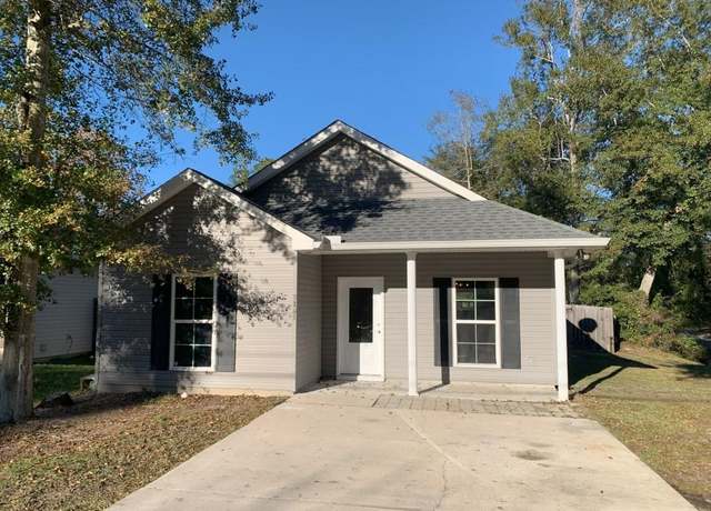 Property at 2302 Oriole St, Slidell, LA 70460, 3 beds, 2 baths