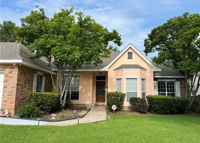 Property at 67061 Dolan St, Mandeville, LA 70471, 4 beds, 2 baths