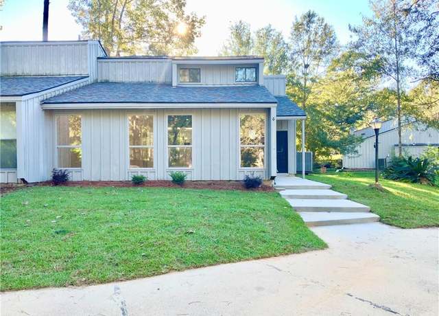 Property at 650 N Beau Chene Dr #6, Mandeville, LA 70471, 3 beds, 2.5 baths