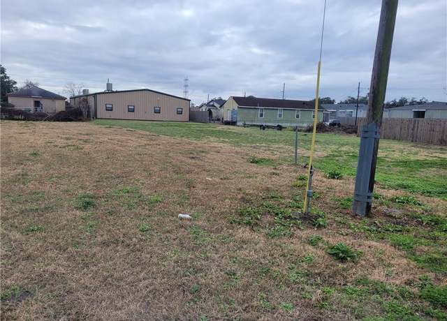 Property at 712 26th St, Gretna, LA 70053