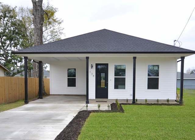 Property at 134 Gourgues St, Hahnville, LA 70057, 3 beds, 2 baths