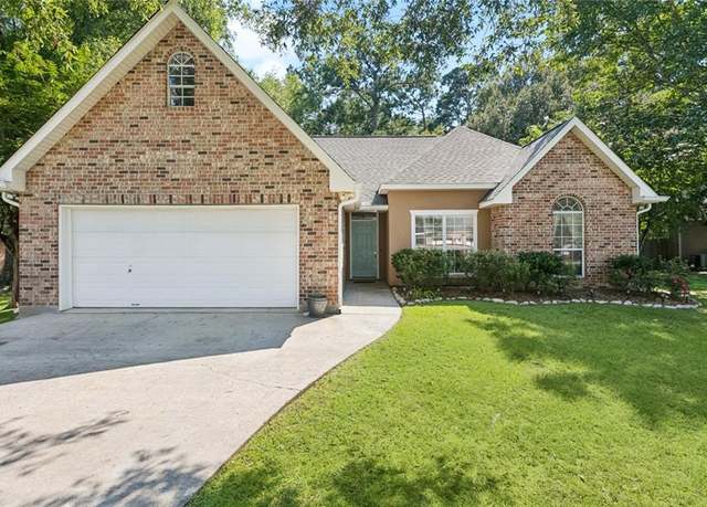 Property at 930 Labarre St, Mandeville, LA 70448, 3 beds, 2 baths