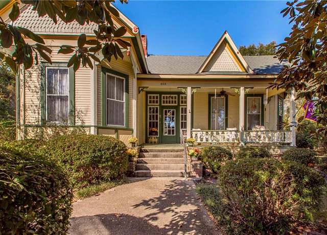 Property at 403 Avenue F, Kentwood, LA 70444, 3 beds, 2 baths