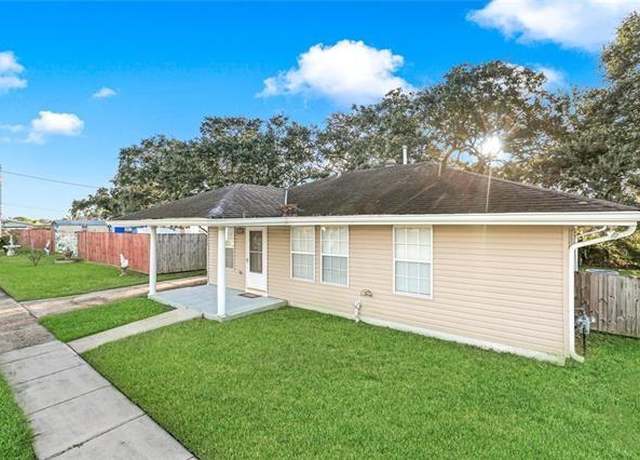 Property at 2801 Marietta St, Chalmette, LA 70043, 2 beds, 1 bath