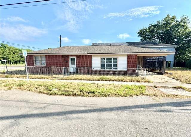 Property at 1705 Tupelo St, New Orleans, LA 70117, 3 beds, 1 bath