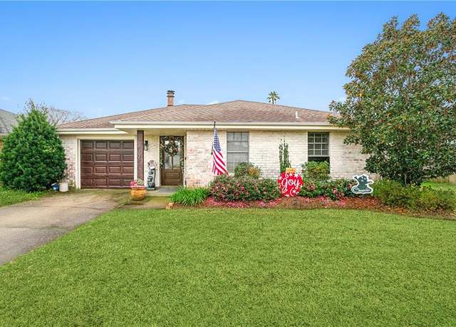 Property at 417 Pellerin Dr, Kenner, LA 70065, 3 beds, 2 baths