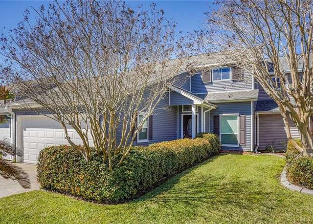 Property at 1720 Marina Dr, Slidell, LA 70458, 3 beds, 2.5 baths