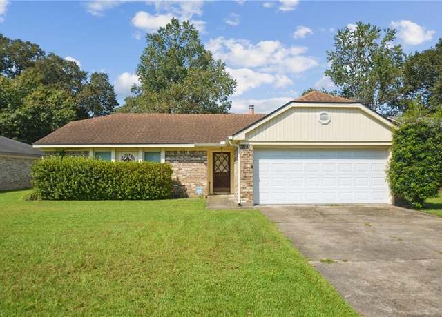 Property at 807 N Lake Verret Ct, Slidell, LA 70458, 3 beds, 2 baths