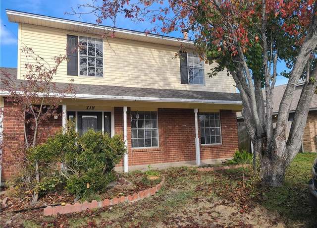 Property at 719 Lasalle Dr, La Place, LA 70068, 4 beds, 2.5 baths