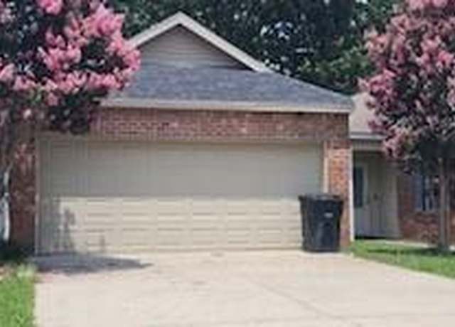 Property at 738 Sedona Pine Dr, Baton Rouge, LA 70816, 3 beds, 2 baths