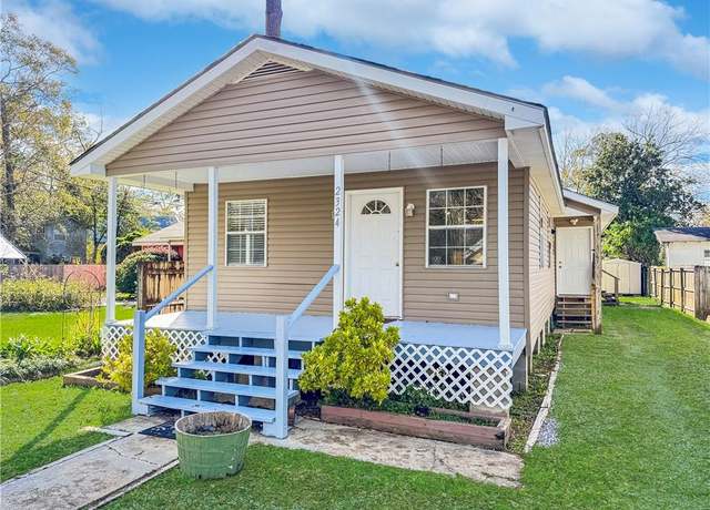 Property at 2324 Livingston St, Mandeville, LA 70448, 4 beds, 2 baths