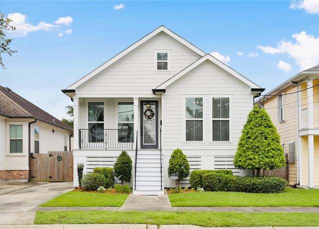 Property at 5740 Warrington Dr, New Orleans, LA 70122, 3 beds, 2 baths