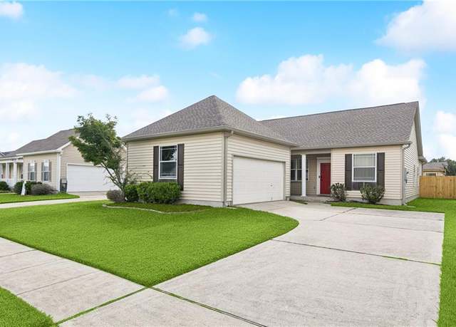 Property at 5233 Savannah Ln, Marrero, LA 70072, 3 beds, 2 baths