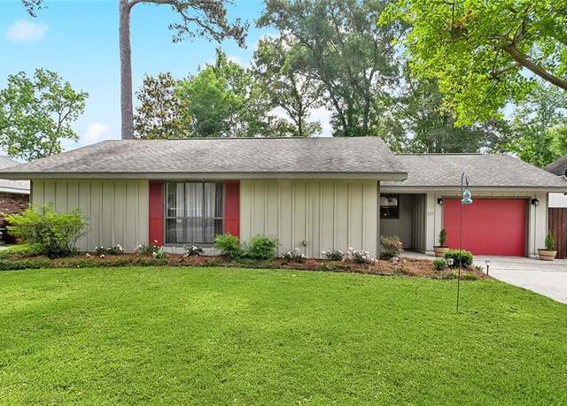 Property at 227 Cindy Lou Pl, Mandeville, LA 70448, 3 beds, 2 baths