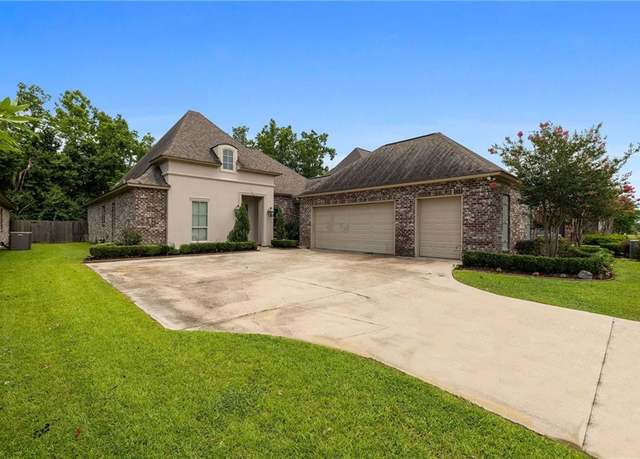 Property at 37410 Cypress Hollow Ave, Prairieville, LA 70769, 4 beds, 3 baths