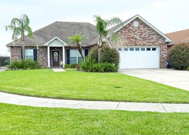 Property at 1692 Nottingham Dr, Marrero, LA 70072, 3 beds, 2 baths