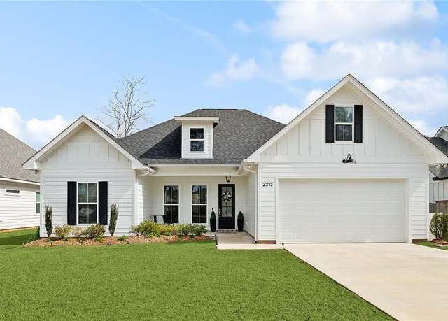 Property at 2313 Cours Carson St, Mandeville, LA 70448, 4 beds, 3 baths