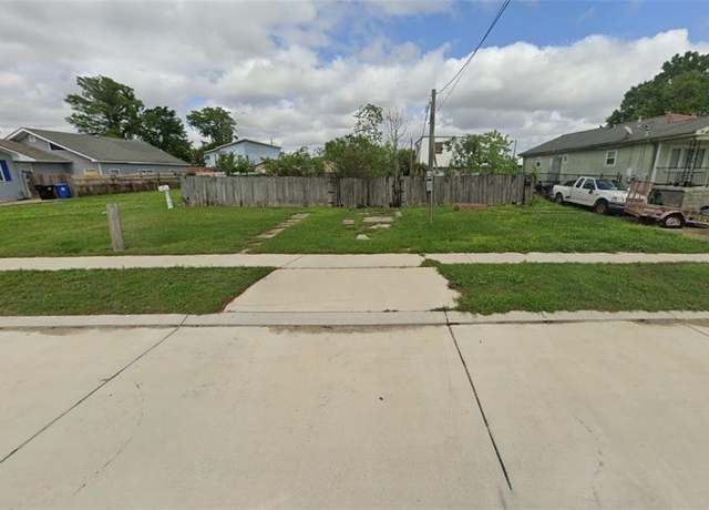 Property at 405 Warrington Dr, New Orleans, LA 70122