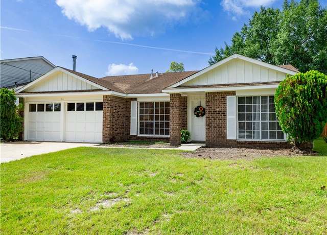 Property at 511 Portsmouth Dr, Slidell, LA 70460, 4 beds, 2 baths