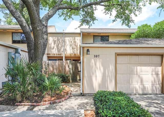 Property at 107 10th St #107, New Orleans, LA 70124, 3 beds, 2.5 baths