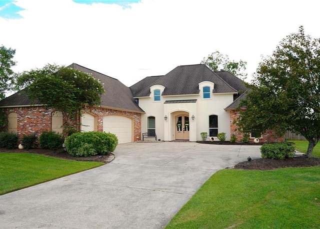 Property at 41161 Lakefront Ave, Gonzales, LA 70737, 4 beds, 2.5 baths