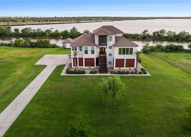 Property at 474 S Chenier Dr, Madisonville, LA 70447, 4 beds, 3.5 baths