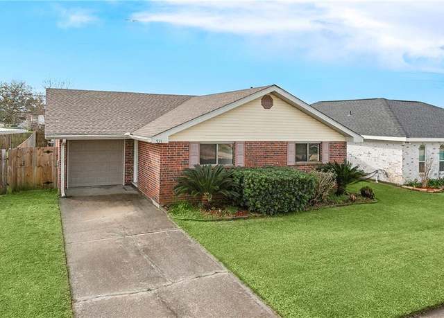 Property at 933 Ronson Dr, Kenner, LA 70065, 3 beds, 2 baths