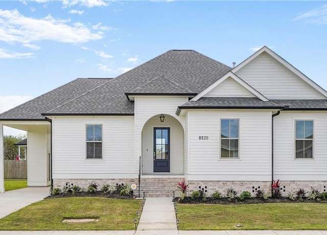 Property at 8520 Creole Dr, Chalmette, LA 70043, 4 beds, 2.5 baths