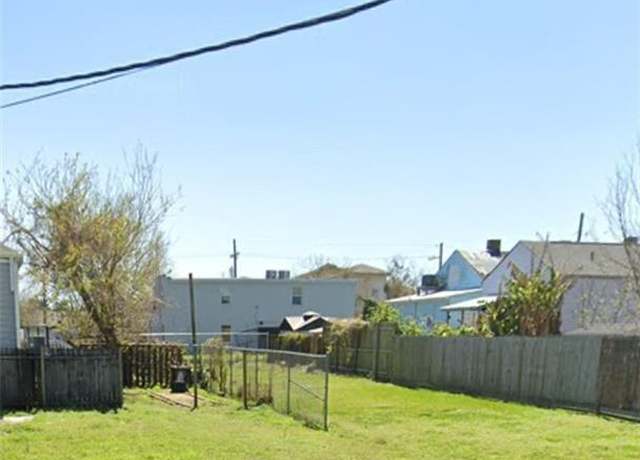 Property at 2914 S Saratoga St, New Orleans, LA 70115