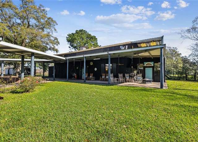 Property at 2212 Sugar Mill Rd, New Iberia, LA 70563, 3 beds, 3.5 baths