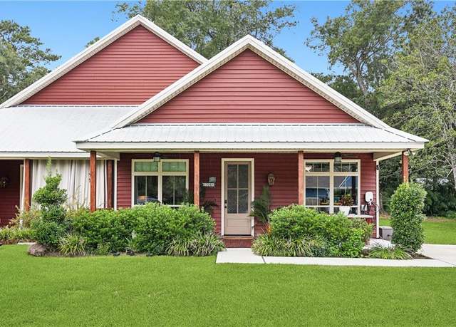 Property at 104 Abita Oaks Loop, Abita Springs, LA 70420, 3 beds, 2 baths