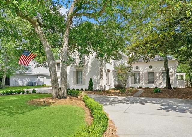 Property at 114 Longwood Dr, Mandeville, LA 70471, 4 beds, 5.5 baths
