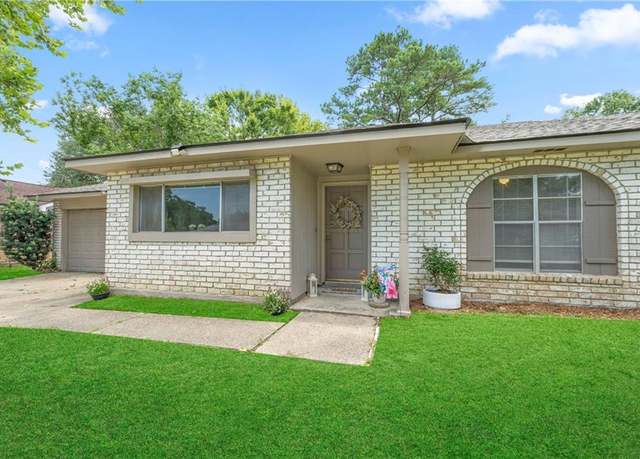 Property at 218 William Dr, Slidell, LA 70458, 3 beds, 2 baths