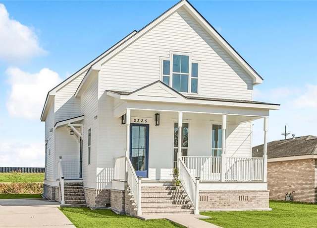 Property at 2325 Benjamin St, Arabi, LA 70032, 3 beds, 2.5 baths