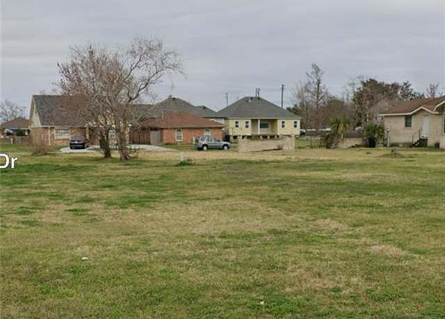 Property at 8505 Creole Dr, Chalmette, LA 70043, 4 beds, 57.5 baths