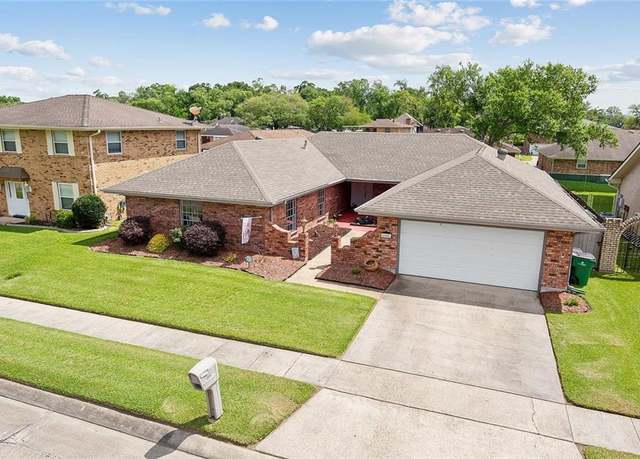 Property at 4005 Hillcrest Dr, Marrero, LA 70072, 3 beds, 2 baths